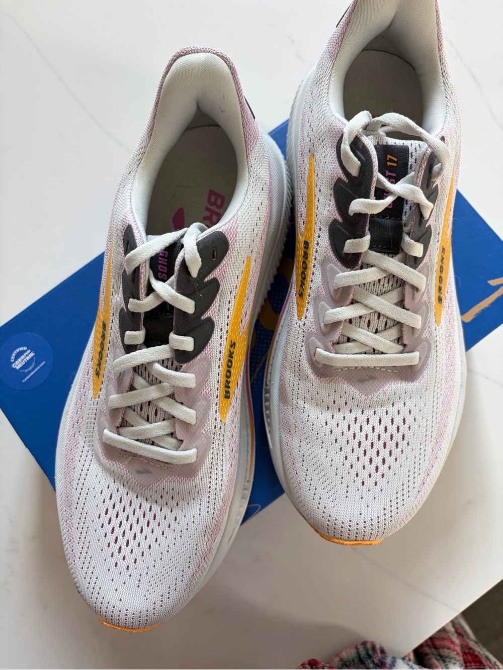 Brooks Ghost women’s sneakers - Picture 4 of 7